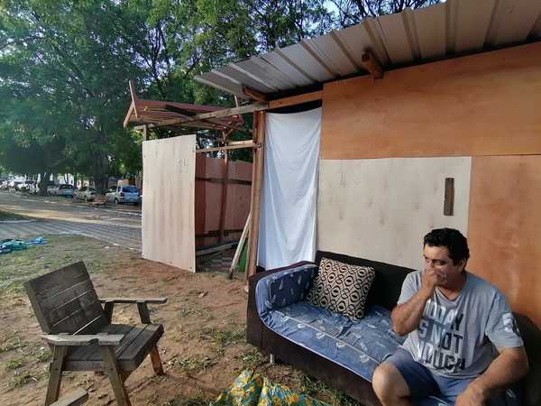 Chacariteños piden reubicación: "Estamos estorbando pero tenemos que vivir ahí porque no tenemos remedio" » Ñanduti
