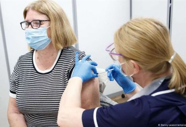 Pfizer retrasa próxima entrega de vacunas en ocho países europeos