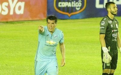 Bolívar de Fidencio Oviedo da otro paso hacia el título en Bolivia