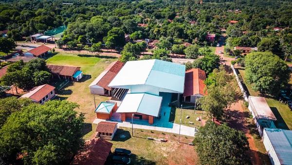 Con recursos de Yacyretá, Gobierno renueva instalaciones de colegio en Paraguarí | .::Agencia IP::.