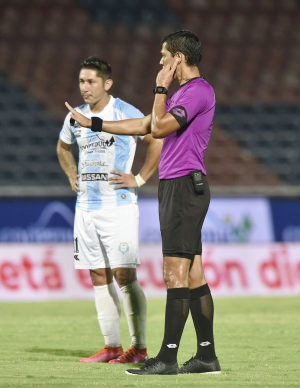 Montiel: “Fue penal, no me tiré” - Guaireña - ABC Color