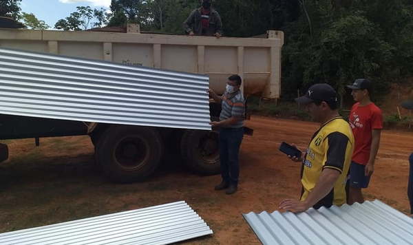 Caazapá: Gobernación asiste a familias afectadas por temporal - Noticiero Paraguay