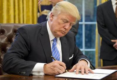 Trump firma inesperadamente el proyecto de ley de alivio por la pandemia que calificó de "vergüenza" » Ñanduti