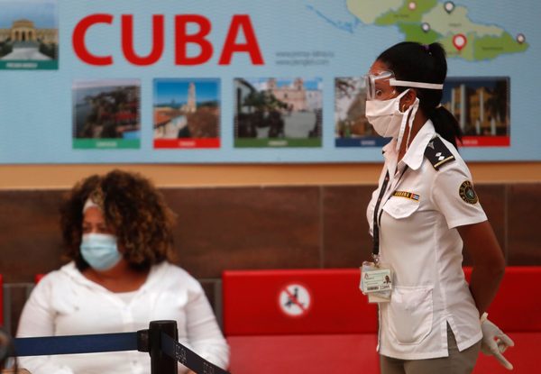Cuba reducirá vuelos con seis países desde enero por el aumento de casos importados de covid - MarketData