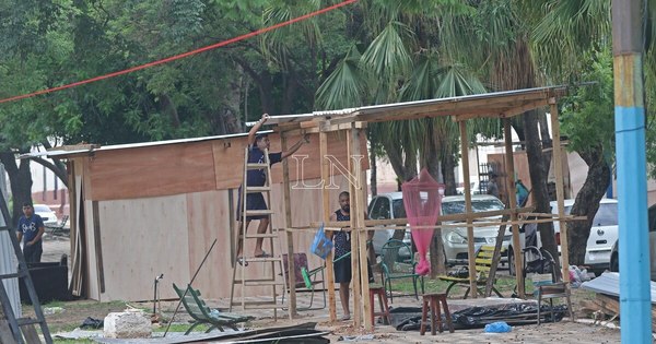 La Nación / Incendio en Chacarita: vecinos necesitan agua y nuevas cédulas de identidad
