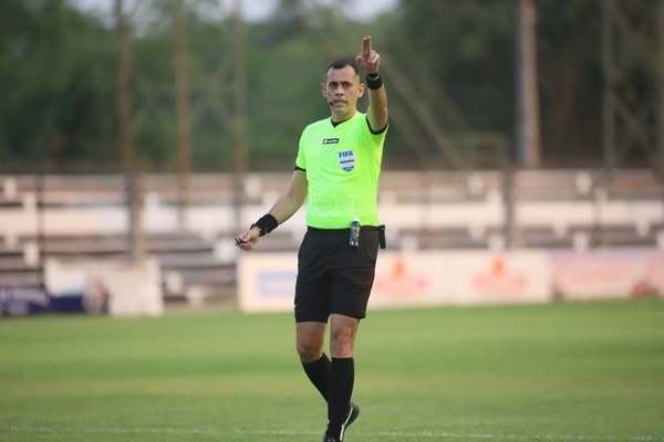 El árbitro paraguayo que estará en las semifinales de la Libertadores