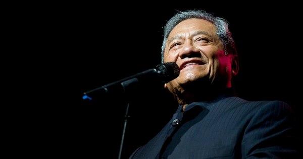 La Nación / Celebridades de la música lamentan la partida de Armando Manzanero