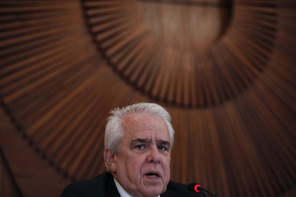 La petrolera brasileña Petrobras pide una millonaria indemnización a Odebrecht - MarketData