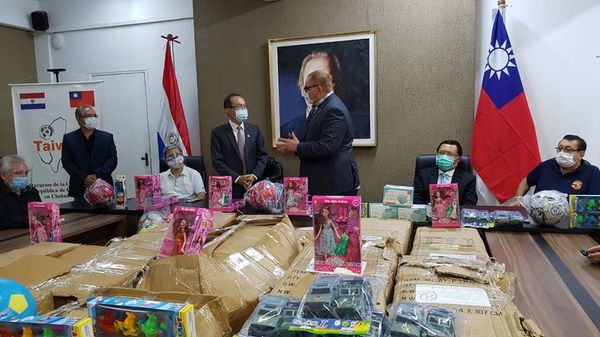 Entregan 1.580 juguetes para el día de los Reyes Magos - ABC en el Este - ABC Color