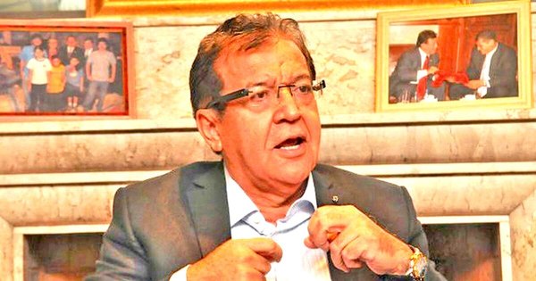 La Nación / Nicanor ignora dictamen de Justicia y se cierra a proveer información