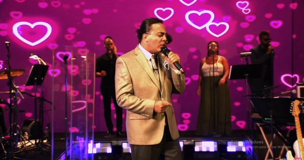 La Nación / Cristian Castro: “Gracias por dejarnos entrar en sus casas”