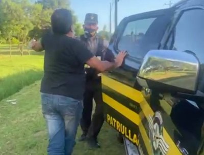Crónica / Taxista le reventó a Caminera en control