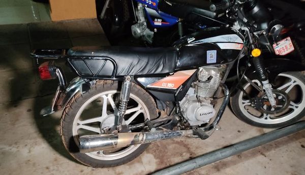 Recuperan moto denunciada como robada y detienen al presunto autor - Nacionales - ABC Color