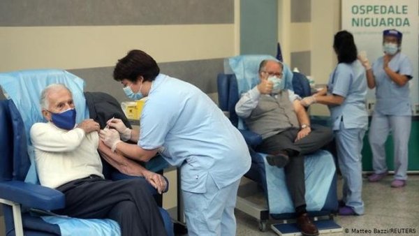 Italia no descarta hacer obligatoria la vacuna para alcanzar la inmunidad de masa | .::Agencia IP::.