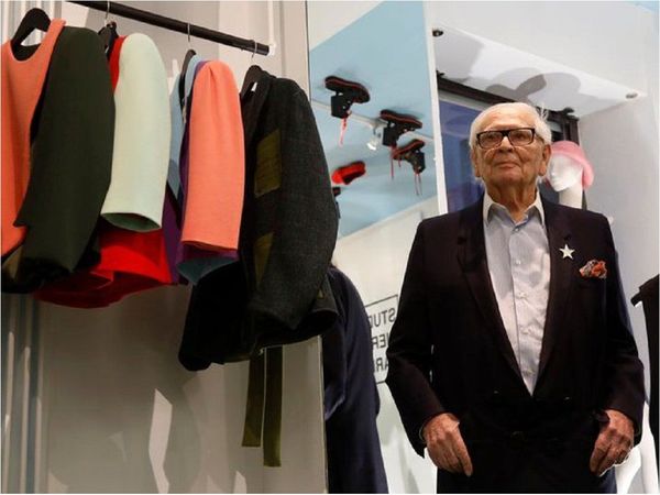Fallece a los 98 años el diseñador Pierre Cardin