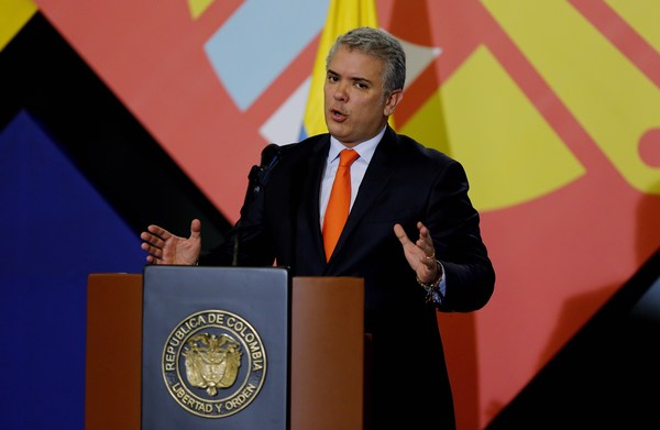 El Gobierno incrementa en un 3,5 % el salario mínimo de Colombia para 2021 - MarketData