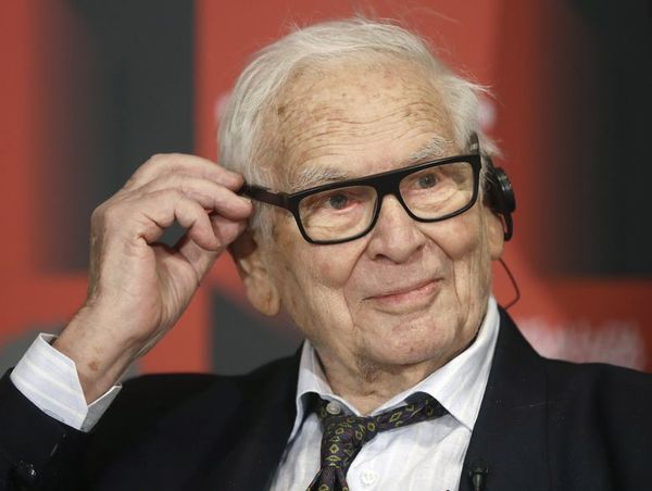 El diseñador de moda francés Pierre Cardin muere a los 98 años - Mundo - ABC Color