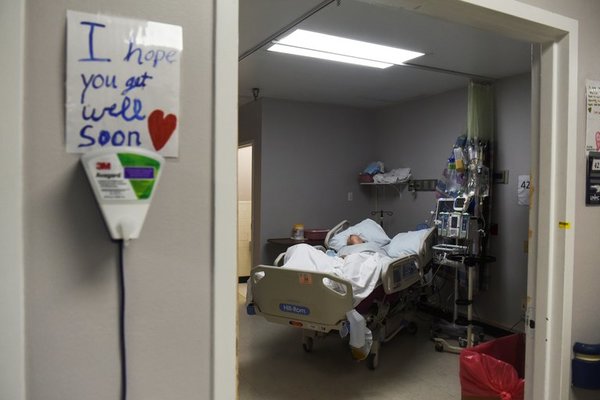 EE.UU. alcanzó el récord histórico de personas hospitalizadas por covid: 121.000 - ADN Digital