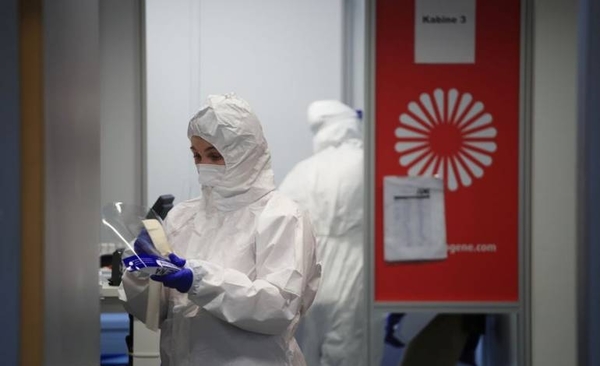 HOY / Nueva cepa de coronavirus llegó a Chile: se identificó el primer caso en una pasajera que volvió al país