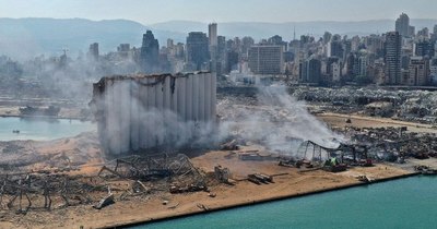 La Nación / FBI: 500 toneladas de nitrato de amonio provocaron explosión de Beirut