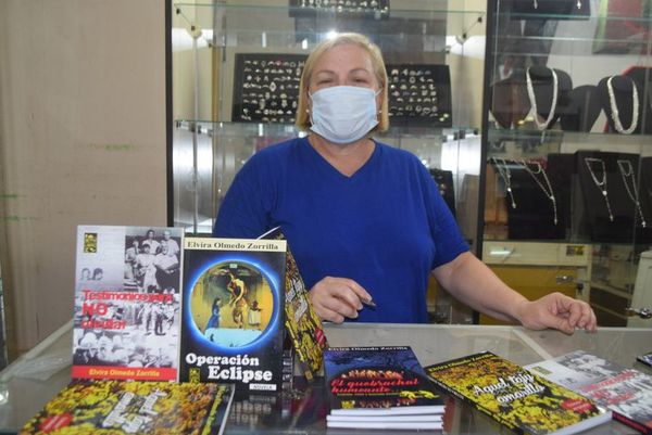 Periodista promociona colección de libros en Encarnación - Nacionales - ABC Color