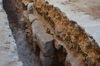 Denuncian que una excavación imposibilita el tránsito en el barrio Carmelitas » Ñanduti