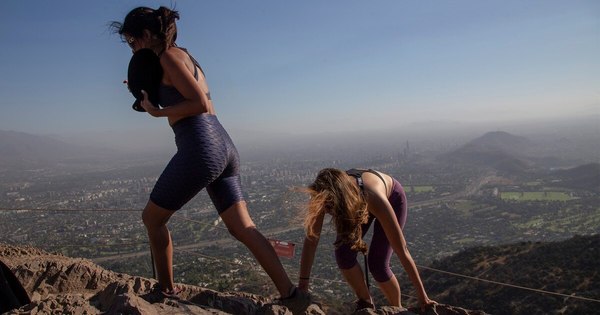 La Nación / Chilenos redescubren sus cerros y su gusto por el aire libre en la pandemia