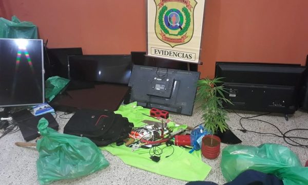 Requisa en CERESO: incautan celulares, Smart Tv y plantin de marihuana