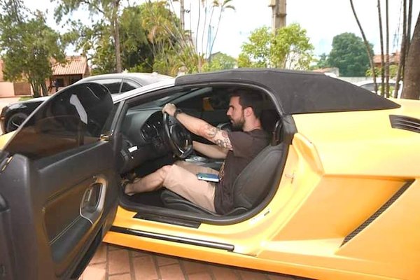 Crónica / “Me compré un auto y ahora soy famoso”