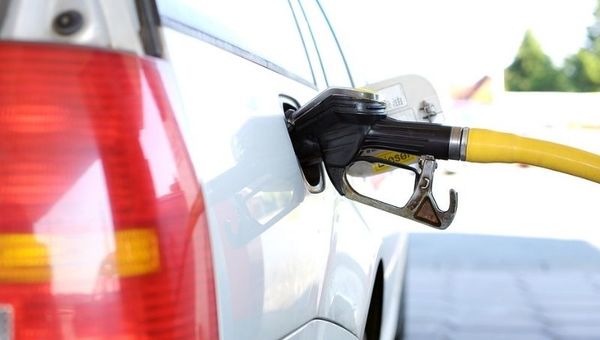 Japón aspira a eliminar del mercado vehículos a gasolina para el 2035