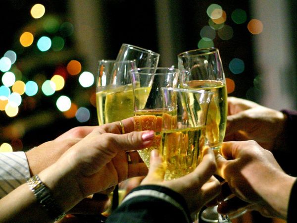 Brindis de Año Nuevo sería bajo lluvia y tormentas