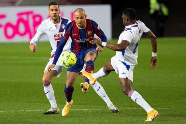 El Barça despide un año para olvidar con su versión menos fiable