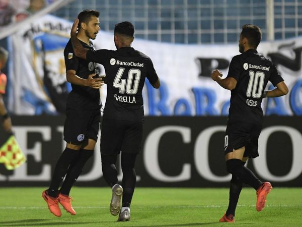 Ángel Romero anotó en el triunfo de San Lorenzo