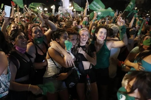 Senado argentino sanciona la legalización del aborto