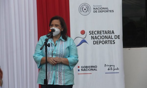 SND y APF inauguran obras en el estadio Ovetenses Unidos