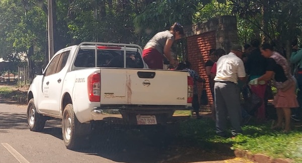 Repatriación: Utilizan vehículo del MAG para trasladar personas en el Registro Electoral  - Noticiero Paraguay