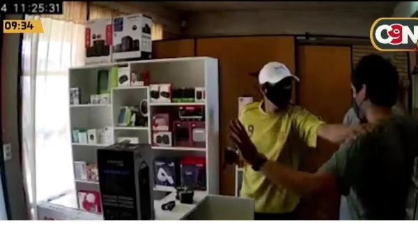 Villa Elisa: Violento asalto a tienda de celulares - C9N