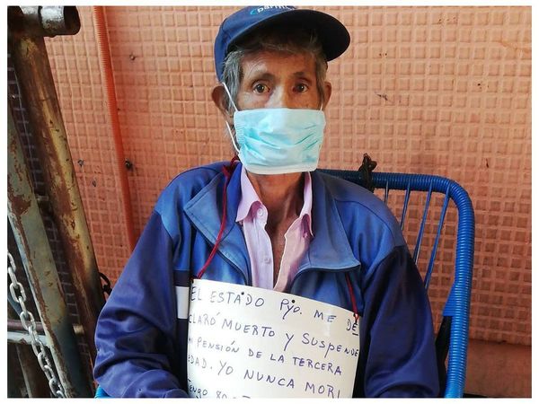 Por "error" le declararon muerto a abuelito y no cobra sus pensión hace 13 meses