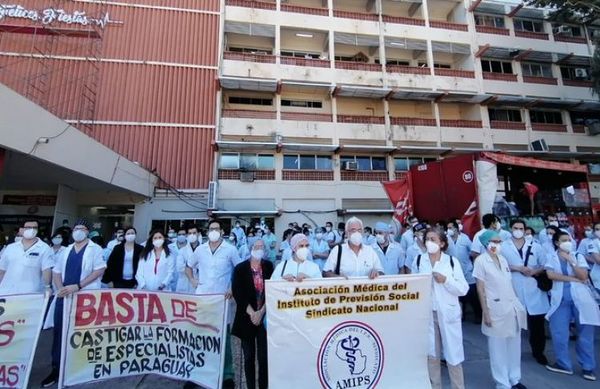 Médicos de IPS advierten con paro escalonado en repudio a exclusión de periodo de residencia para nombramientos