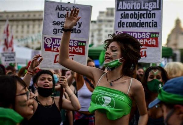 Congreso argentino aprueba la ley que legaliza el aborto hasta la semana 14 de gestación