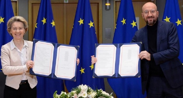 Firmaron el acuerdo que regirá las relaciones comerciales pos-Brexit
