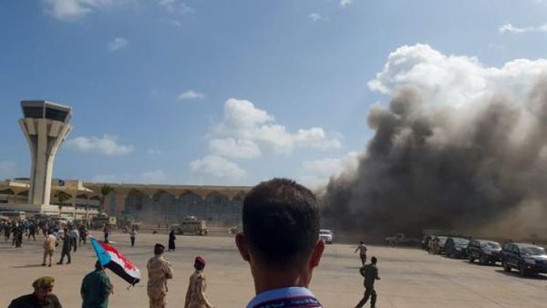 Decenas de muertos y heridos en un ataque en el aeropuerto de Yemen tras la llegada del avión con el nuevo Gobierno