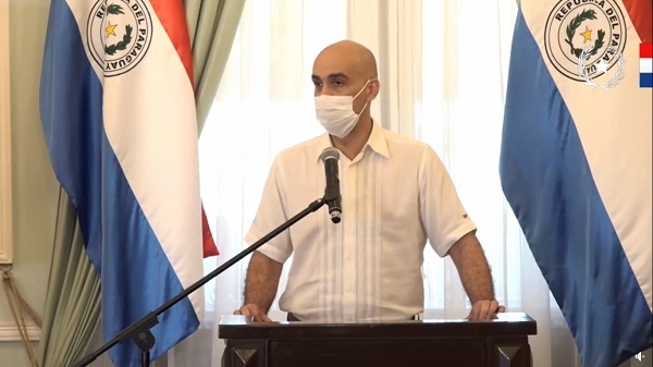 Mazzoleni habla de "alianza público privada" para obtener vacunas