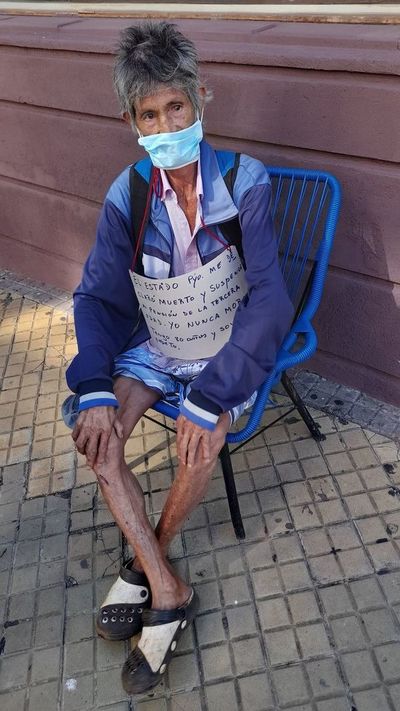 Abuelo encadenado: Dejó de recibir su pensión porque en Hacienda lo declararon muerto - Nacionales - ABC Color