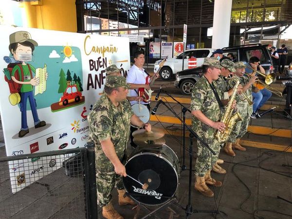 Cierran campaña de recepción festiva a turistas en CDE  - ABC en el Este - ABC Color