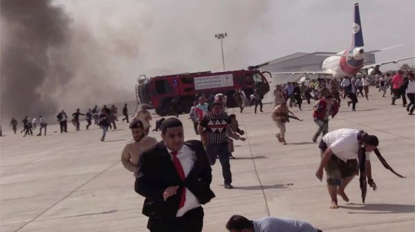 Al menos 10 muertos en un ataque contra un avión que transportaba al nuevo gobierno de Yemen - Megacadena — Últimas Noticias de Paraguay