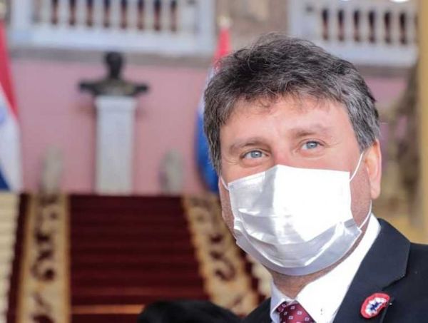 Denis Lichi dice que no renunciará a Petropar y anuncia posibles despidos