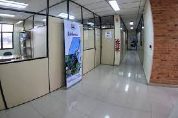 Cierran oficinas de la ANDE en Pedro Juan Caballero por casos de Covid-19