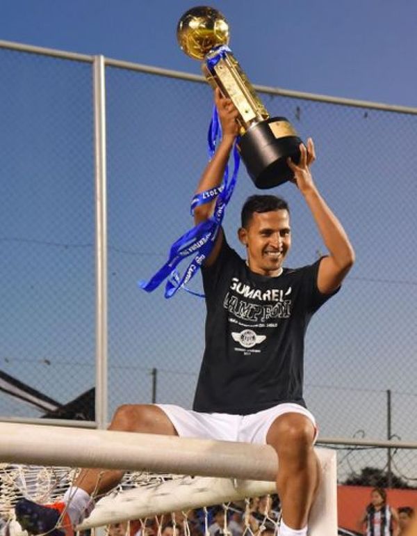 El experimentado futbolista Sergio Daniel Aquino, deja la práctica del fútbol profesional.