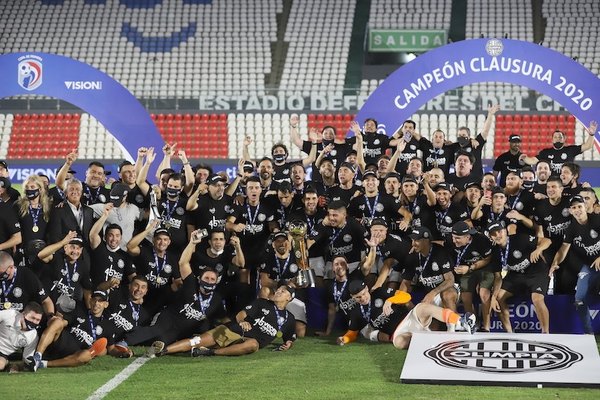 Crónica / OLIMPIA Y SU TÍTULO 45